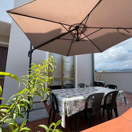 Appartamento Sunflower Viareggio Ngoại thất bức ảnh